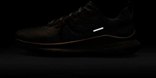 Кросівки Nike REACT PEGASUS TRAIL 4 FJ4732-001 р.39 бежевий