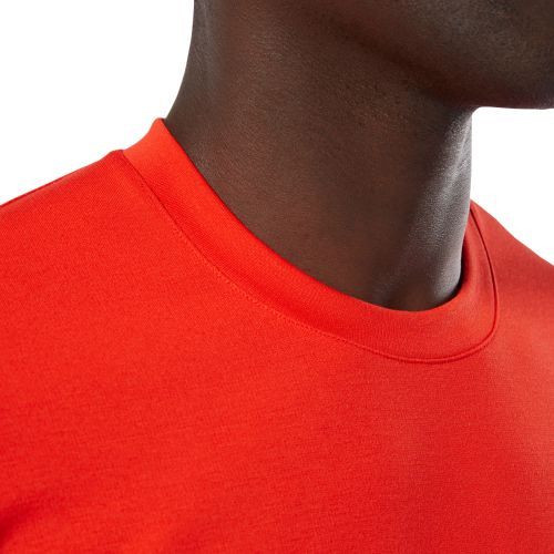 Футболка Reebok CL V UNISEX TEE DT8243 L червоний