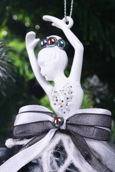 Підвіска Балерина декор Преміум 9х12х3 см чорний