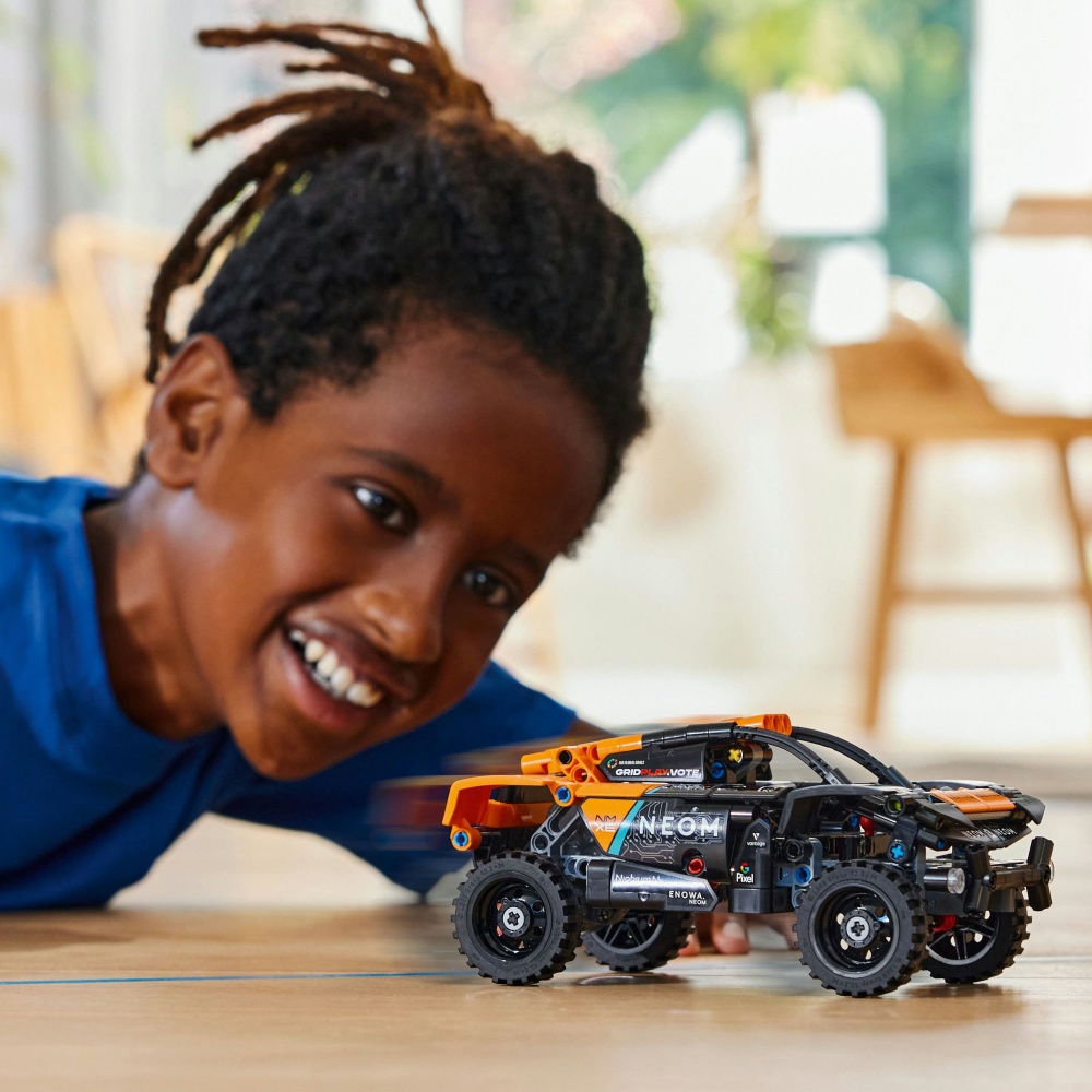 Конструктор LEGO Technic Автомобиль для гонки NEOM McLaren Extreme E 42166