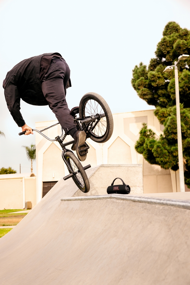 Портативна колонка JBL Charge 6 1.0 black (JBLCHARGE6BLK)