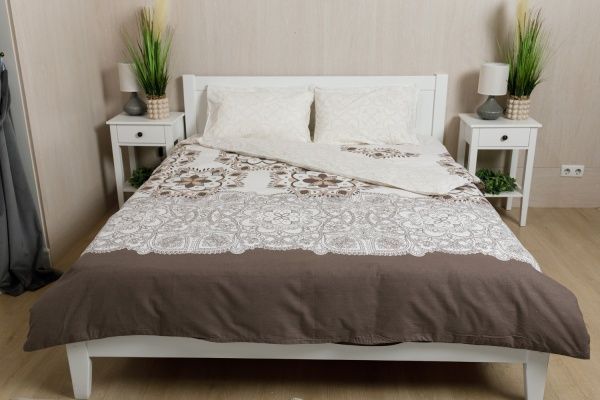 Комплект постельного белья Круг евро белый с коричневым Rigel 