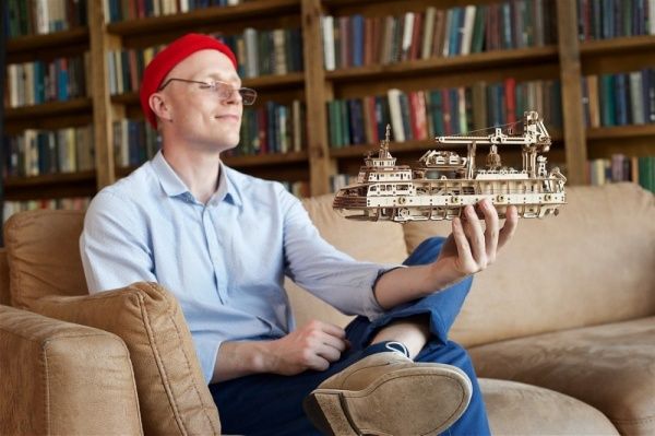 Деревянный 3D-конструктор UGEARS Научно-исследовательское судно