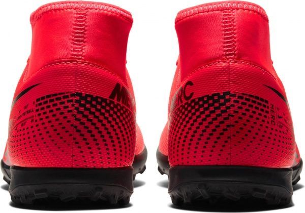 Бутсы Nike SUPERFLY 7 CLUB TF AT7980-606 р. US 9,5 красно-черный