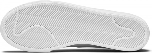 Кросівки Nike Blazer Low Platform DJ0292-100 р.US 7,5 білий