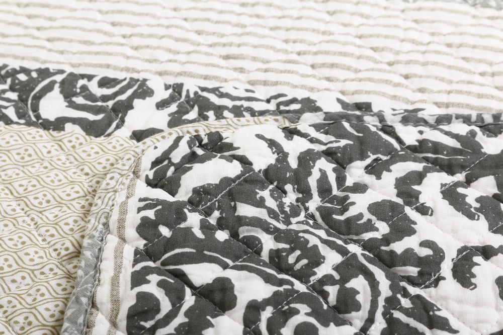 Покривало декоративне Anneli 145x215 см La Nuit бежевий