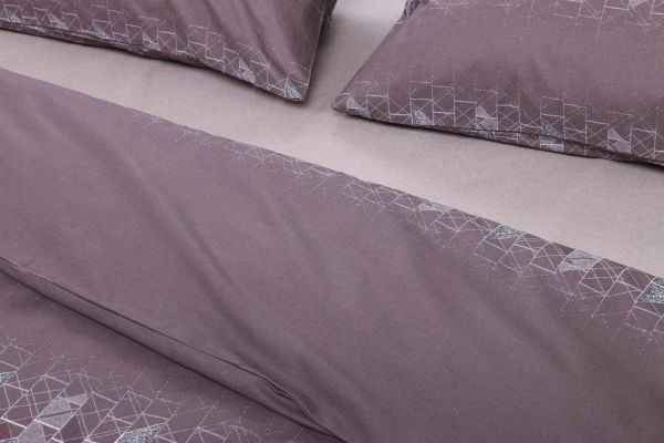 Комплект постільної білизни Діметрі 1,5 фіолетовий із малюнком La Nuit 