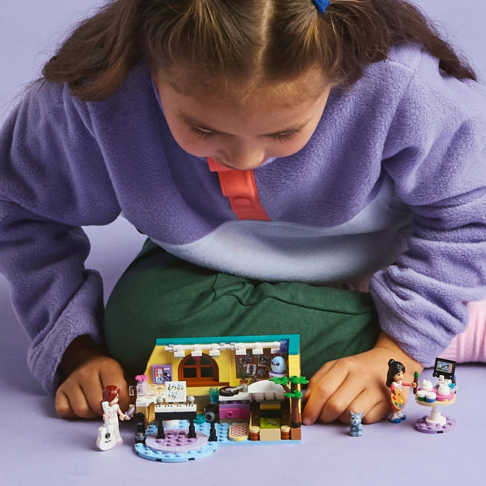 Конструктор LEGO Friends Комната Пейсли 42647