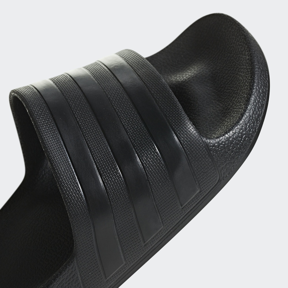Шльопанці Adidas ADILETTE AQUA F35550 р.39 чорний