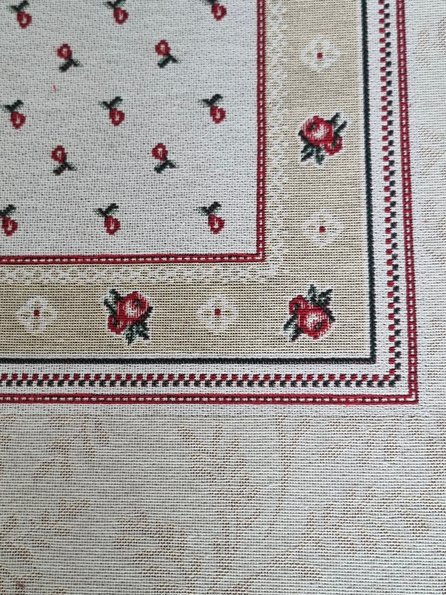 Скатерть Курочки 135x240 см бежевый Прованс 