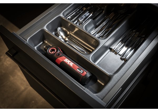 Викрутка акумуляторна SKIL 11072900101