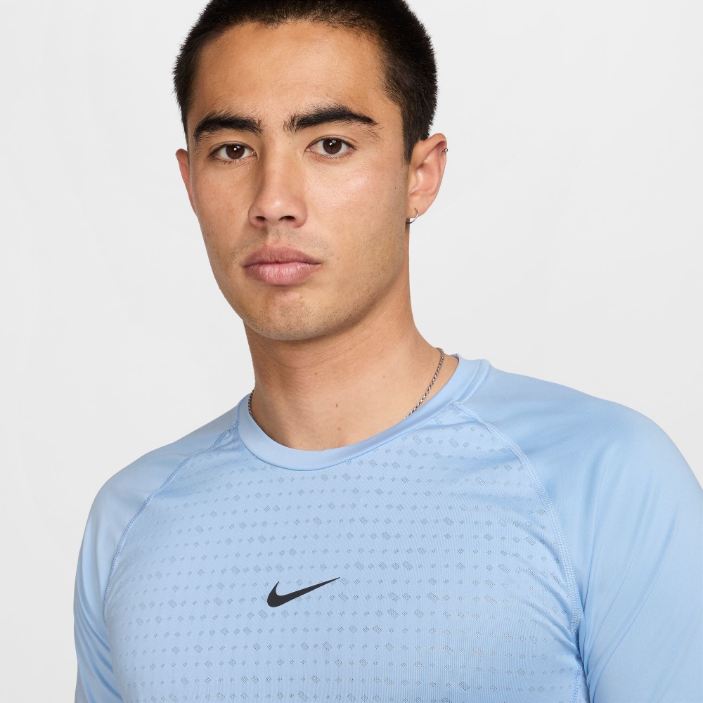 Футболка Nike M NP BREATHE SLIM SS TOP HJ4055-422 р.M голубой