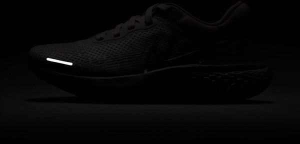 Кроссовки Nike ZoomX Invincible Run Flyknit CT2229-800 р.US 9 розово-бежевый