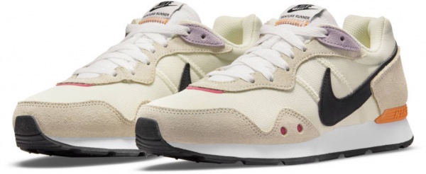 Кроссовки Nike Venture Runner CK2948-107 р.US 7,5 бежевый
