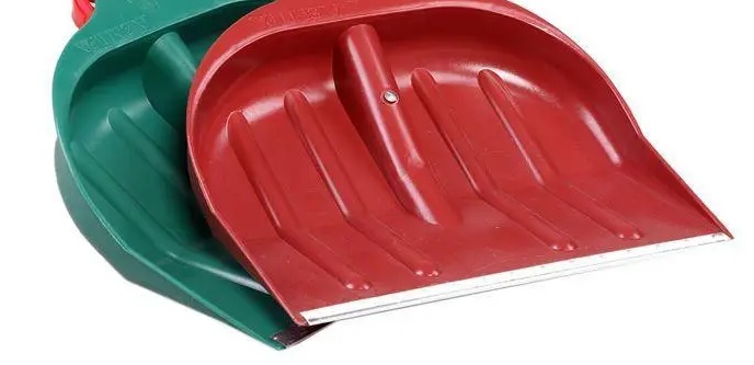 Лопата для снігу Леміра велика з пластмасовим держаком