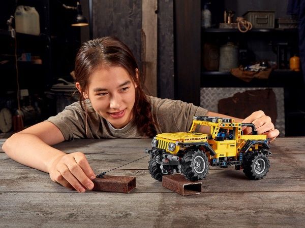 Конструктор LEGO Technic Jeep Wrangler 42122