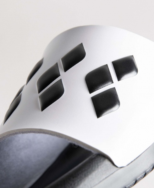 Шлепанцы Arena 004373-104 р.41 черный