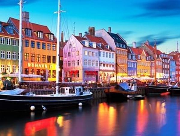 Набір для творчості зі стразами на підрамнику Вогні на воді 30х40 см Діамантові ручки 