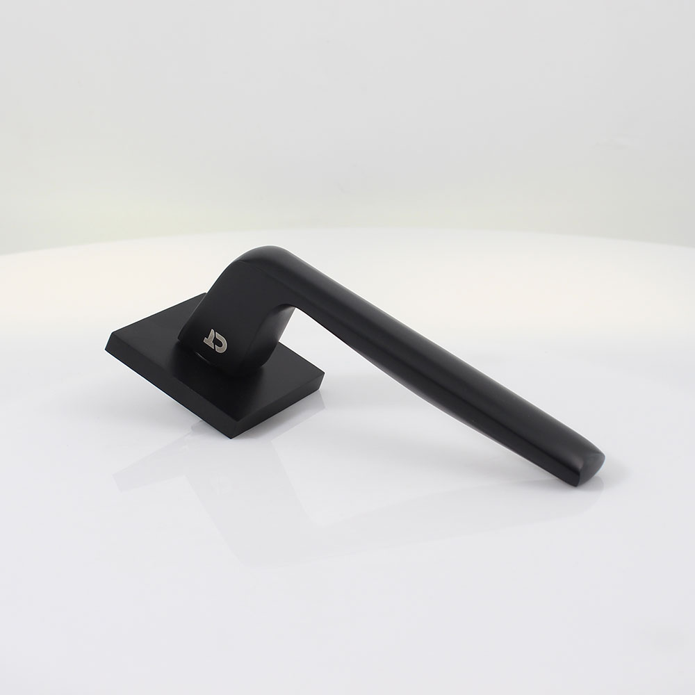 Ручка на розетці Comit Maria A матовий чорний