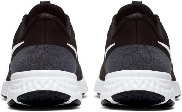 Кроссовки Nike NIKE REVOLUTION 5 BQ3207-002 р.US 7 черный