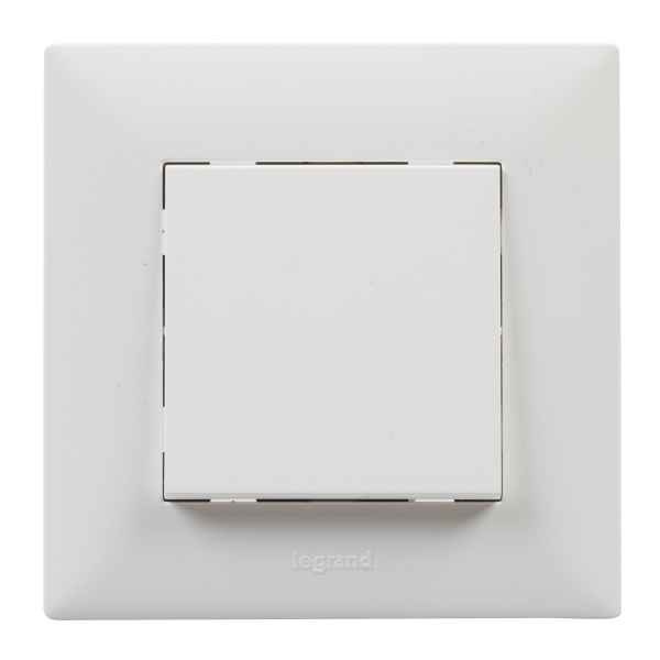 Перемикач перехресний одноклавішний Niloe Step 863107 без підсвітки білий