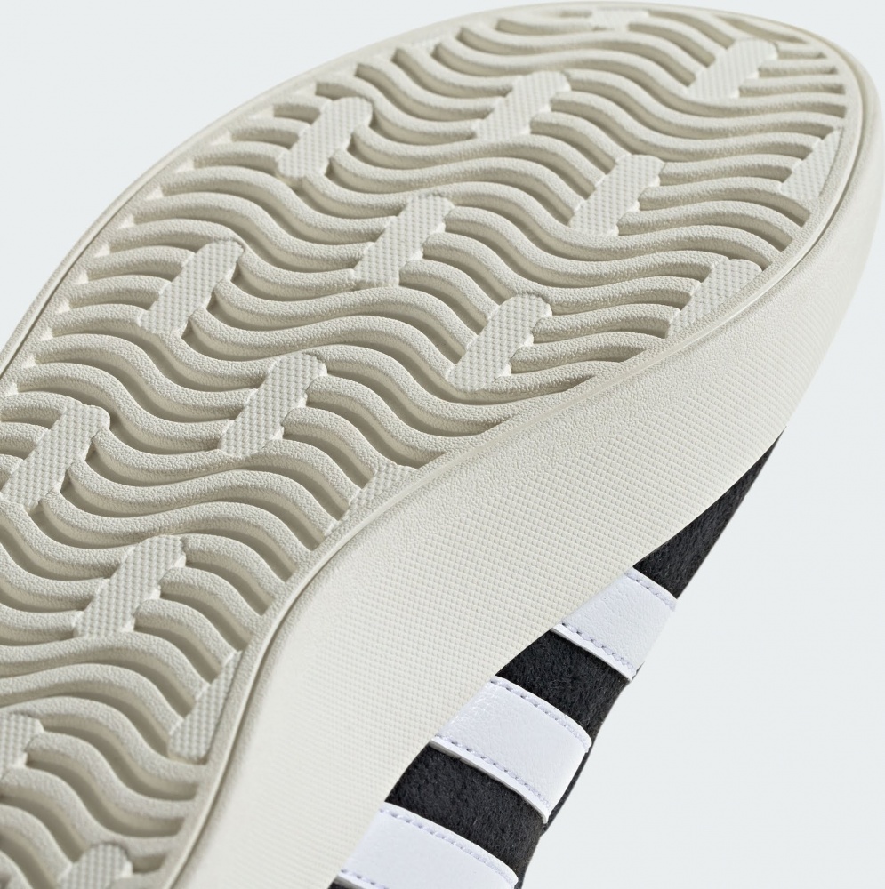 Кроссовки женские Adidas VL COURT 3.0 CBLACK/FTWWHT/GOLDMT ID6279 р.40 2/3 черные
