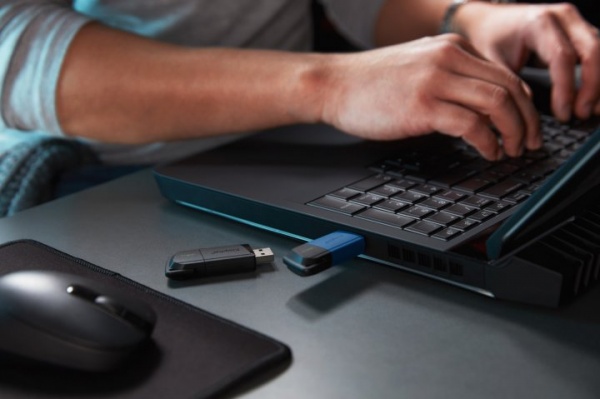 Флешпам'ять USB Kingston DataTraveler Exodia M 32 ГБ USB 3.2 black (DTXM/32GB) 