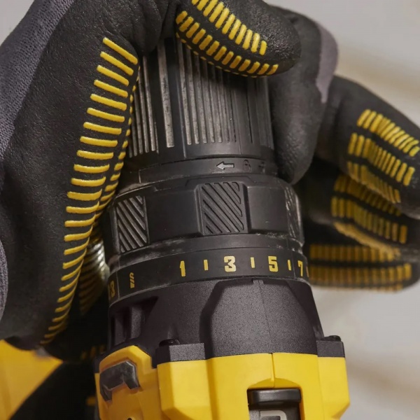 Шуруповерт акумуляторний Stanley SCD700C2K