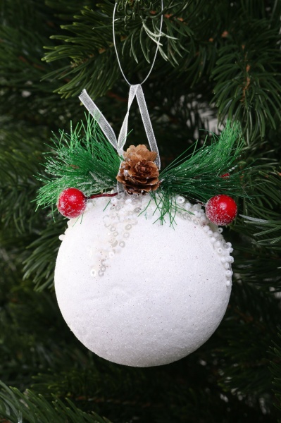 Куля новорічна з декором HF10 d 100 мм білий