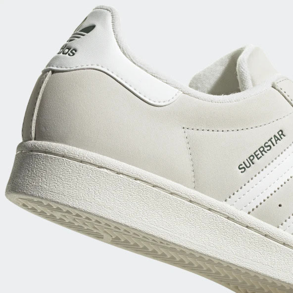 Кросівки Adidas HQ8926 р.44 2/3 бежевий