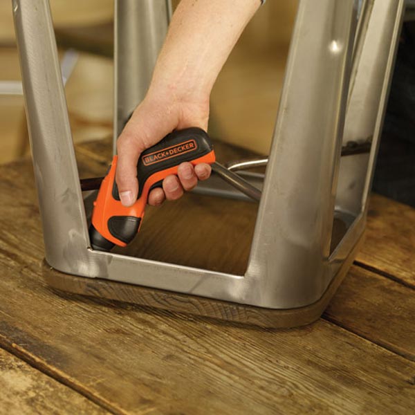 Викрутка акумуляторна Black+Decker CS3651LC