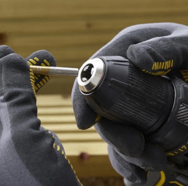 Шуруповерт акумуляторний Stanley SCD700C2K