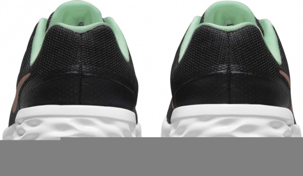 Кросівки Nike Revolution 6 DD1096-005 р.US 7Y чорний