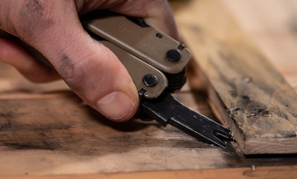 Мультитул Leatherman Super Tool 300M Black/Colote (чехол Molle), 18 инструментов 832762