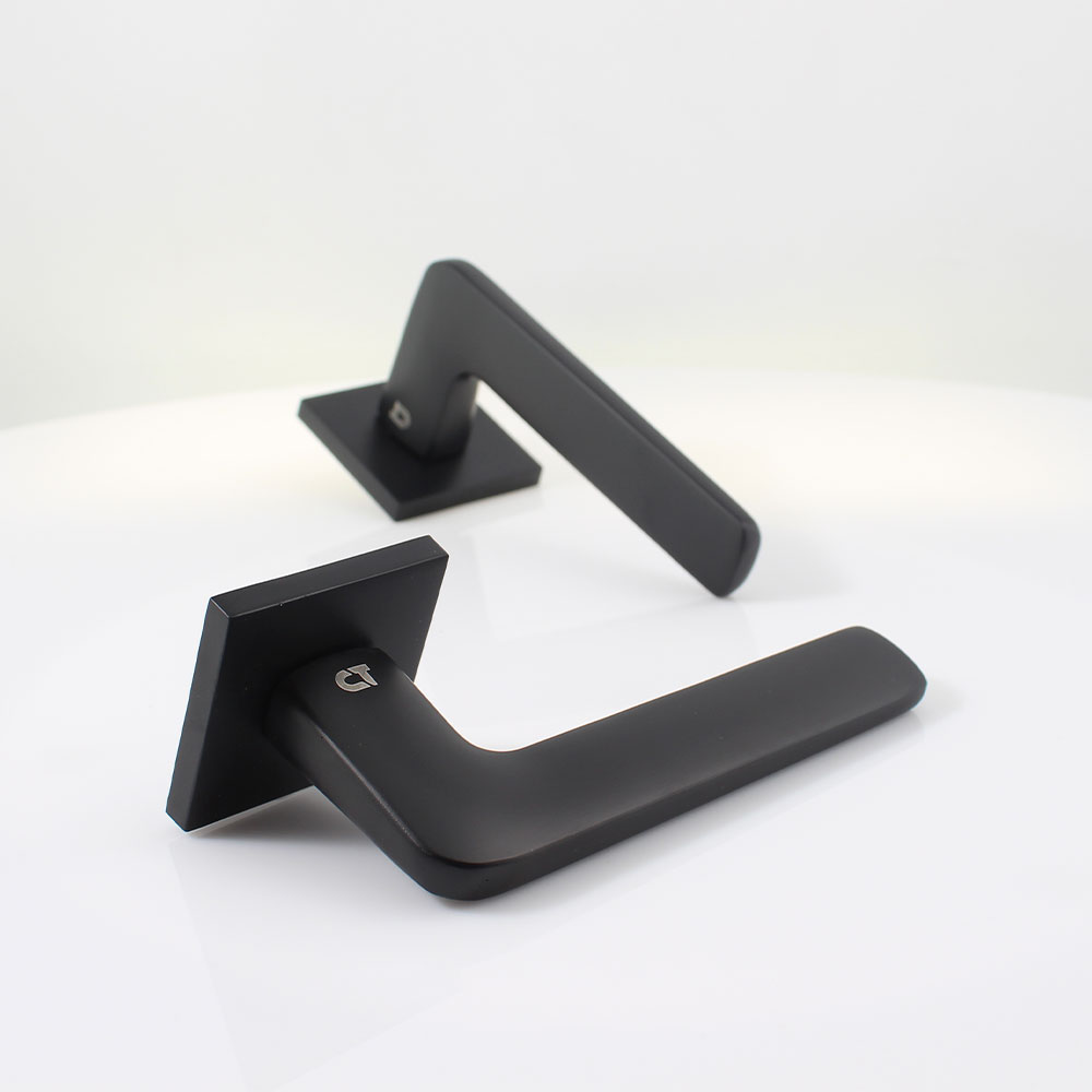 Ручка на розетке Comit Nox Q матовый черный