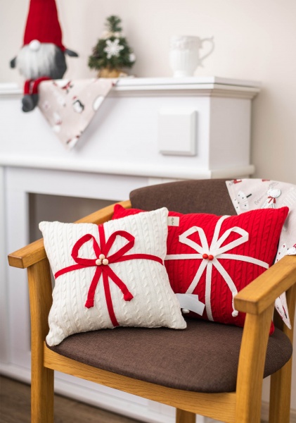 Подушка декоративная с бантом 45x45 см 1015 Красная Прованс 