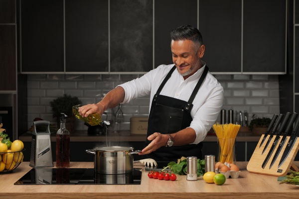 Каструля з кришкою Grand Chef 2,6 л 18 см 26-238-062 Krauff