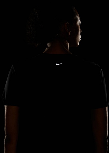 Футболка Nike W NK AIR DF TOP SS DD4342-010 р.XS чорний