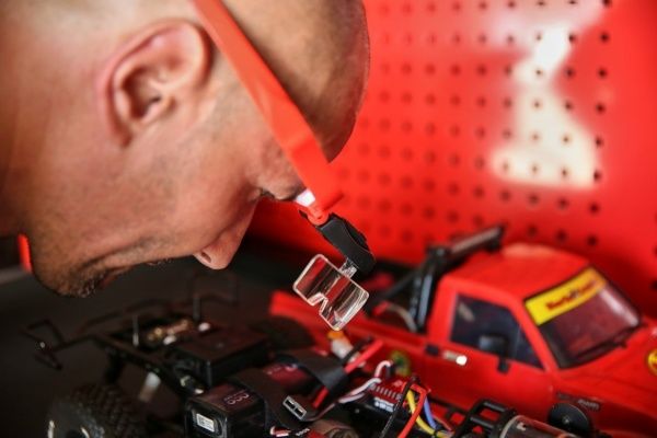 Лупа налобная YATO с подсветкой YT-73842