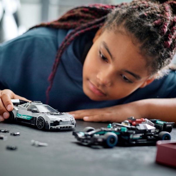 Конструктор LEGO Speed Champions Mercedes-AMG F1 W12 E Performance и Mercedes-AMG Project One 76909