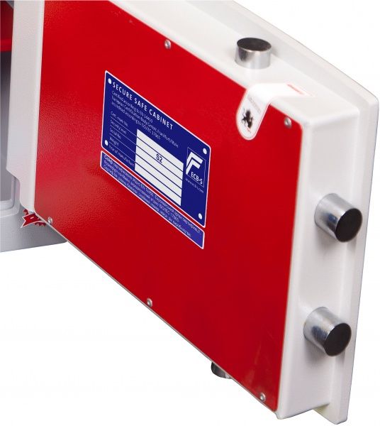 Сейф стенной Griffon W.3228.К 