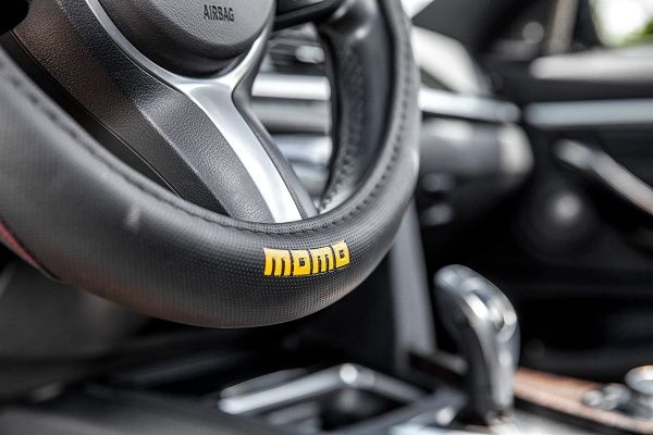 Чехол на руль MOMO SWC010BR черный с красным