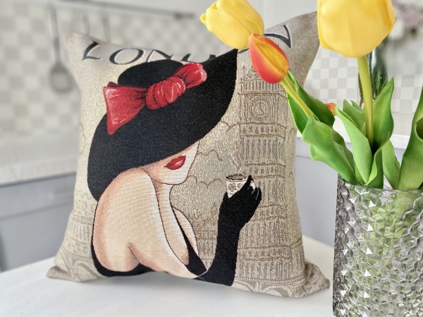 Подушка декоративная KISS539 45x45 см Limaso 