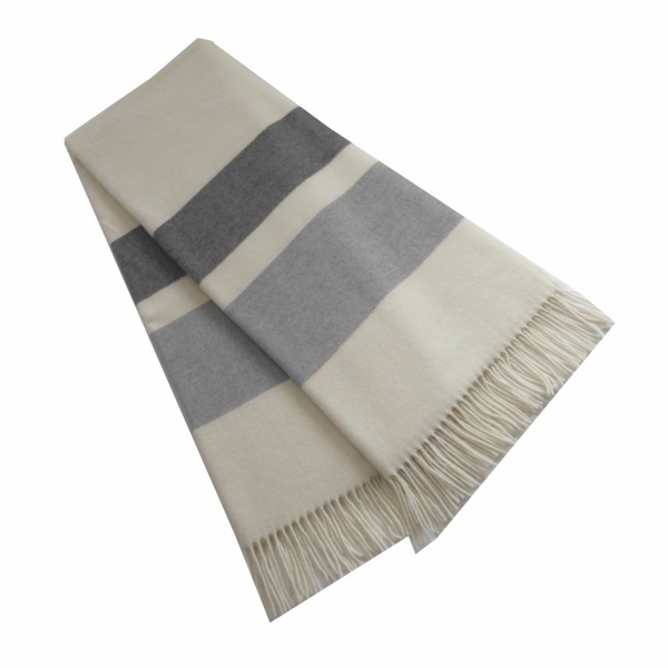 Плед Фамилия 140x200 см белый с серым Vladi 