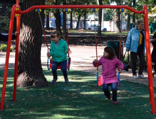 Гойдалка InterAtletika подвійна зі спинкою на ланцюгах ТЕ407М 