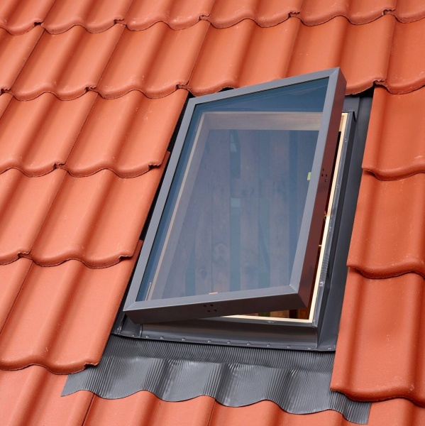 Люк-вылаз VELUX 85x85 VLT 033 1000