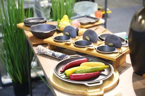 Сковорода чавунна овальна з підставкою 180х100х25 мм HoReCa Brizoll