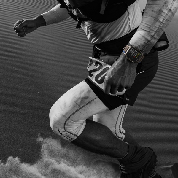 Смарт-годинник Apple Watch Ultra GPS + Cellular, 49mm Titanium Case with Starlight Alpine Loop - Medium