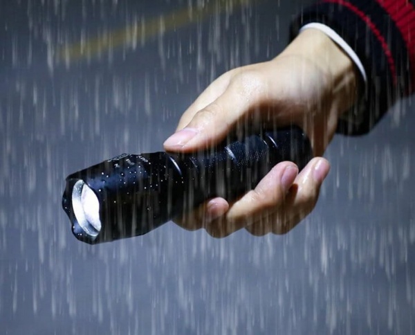 Фонарь Cata СТ-8025 LED 6400K черный