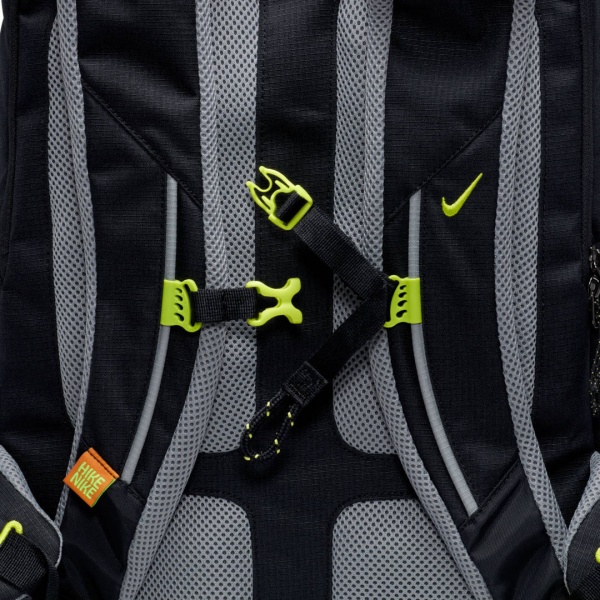 Рюкзак Nike NIKE HIKE DJ9677-010 17 л черный